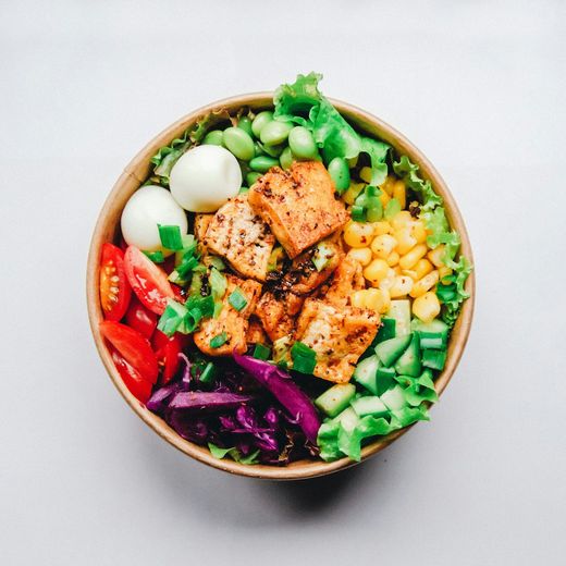 Poke de salmón